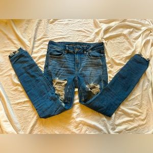 American eagle size 2 ripped stretchy skinny jeans